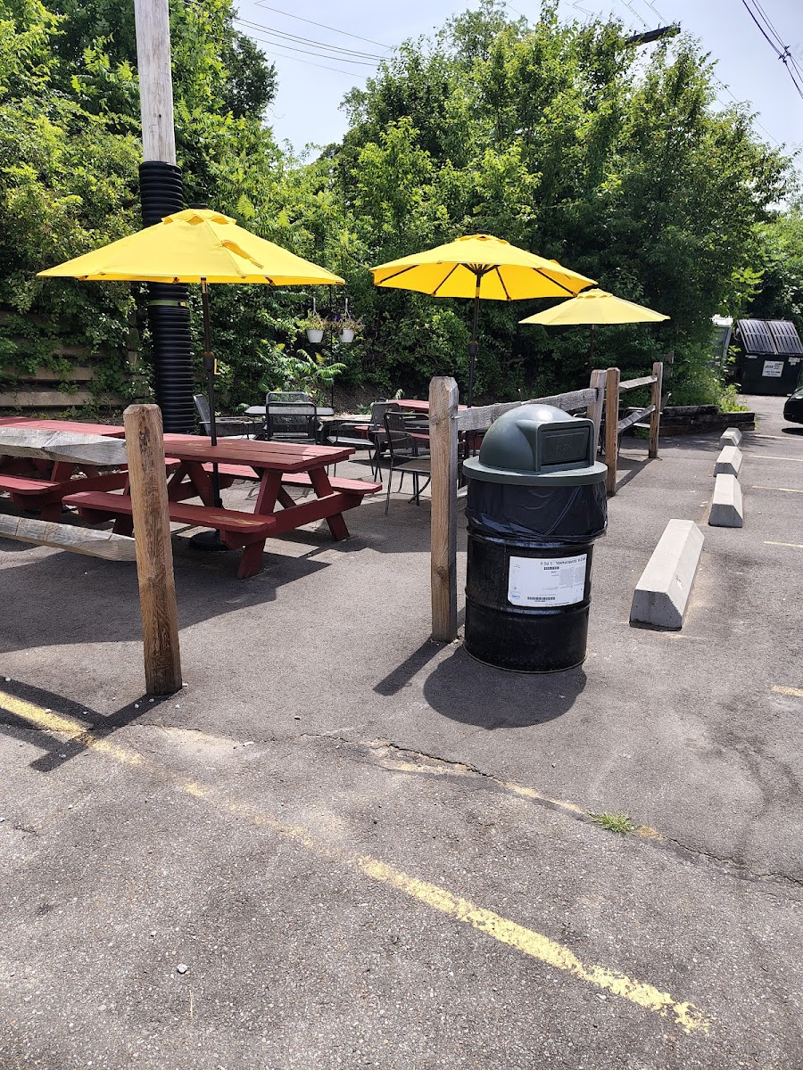 Lee's Hot Dog Stand - Photo 1