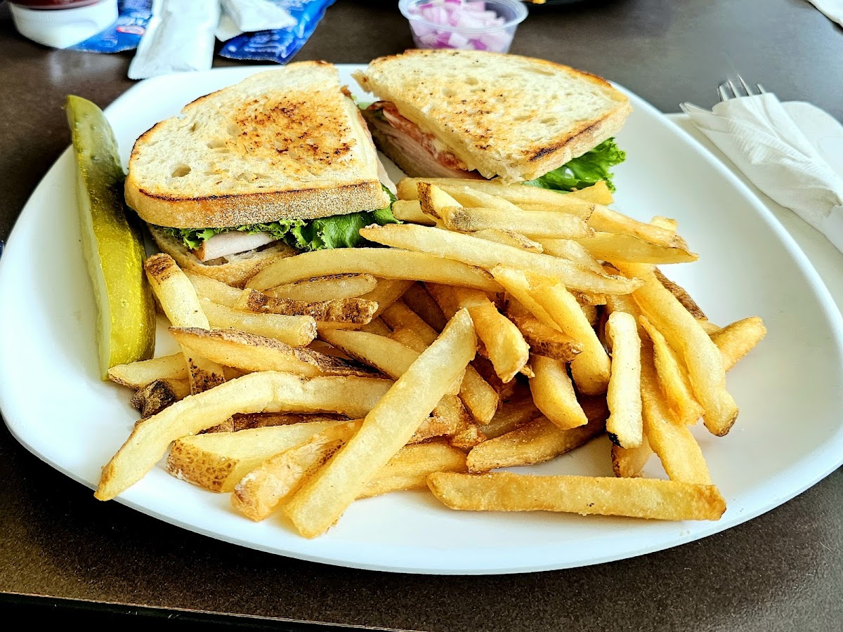 Beaches Boardwalk Cafe - Photo 7