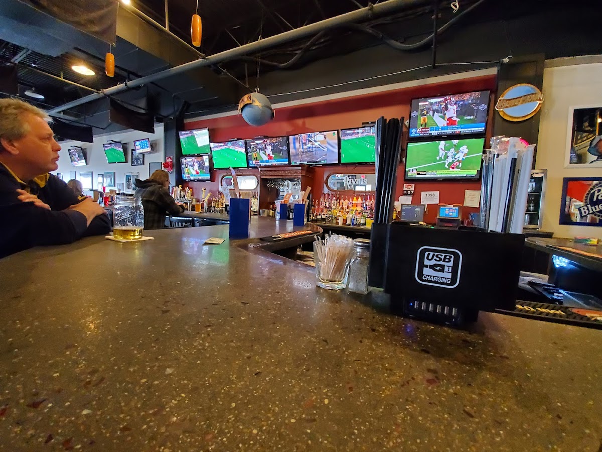 Rivals Taphouse & Grille