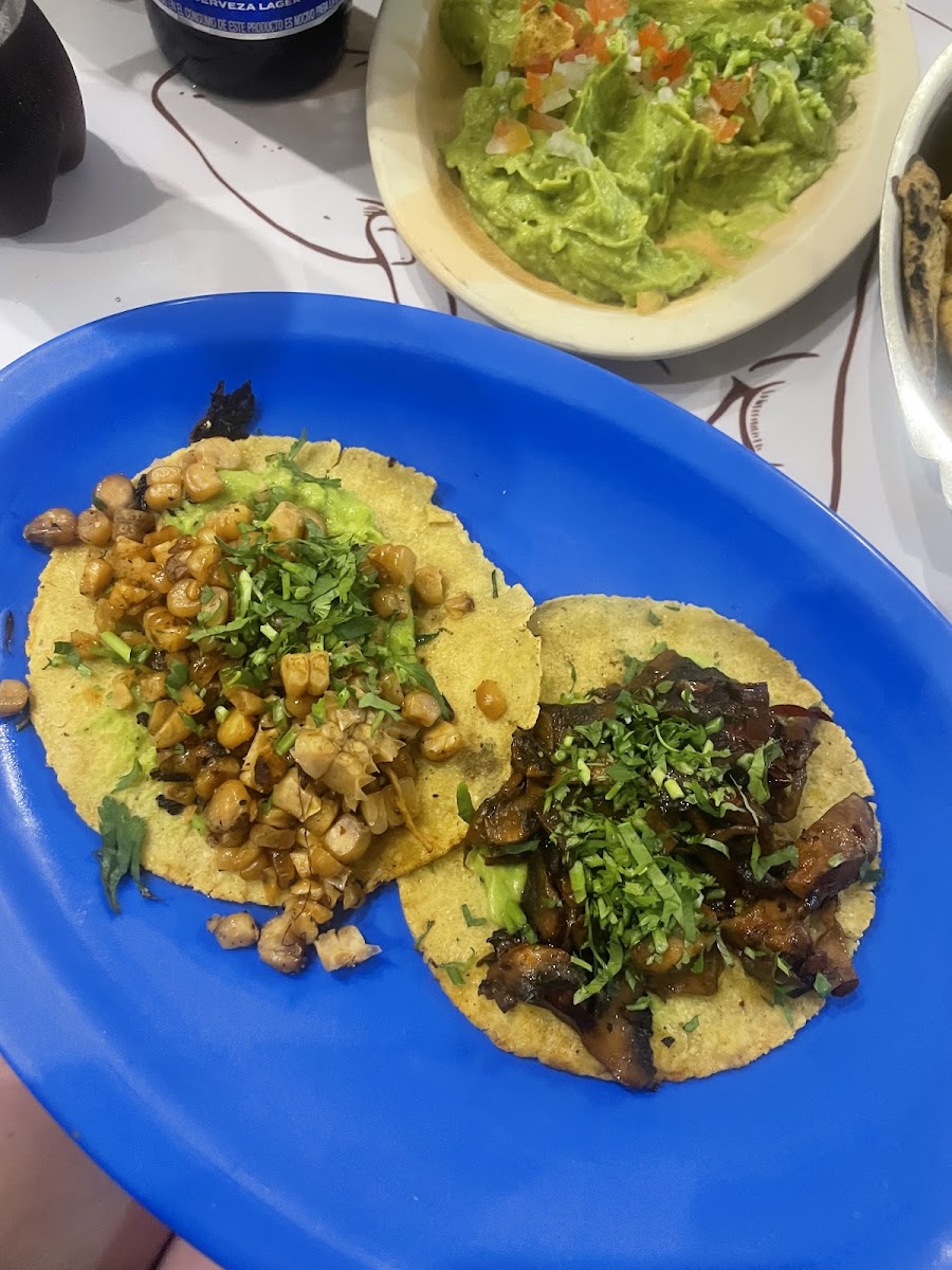 Taquería De La Unión - Photo 9