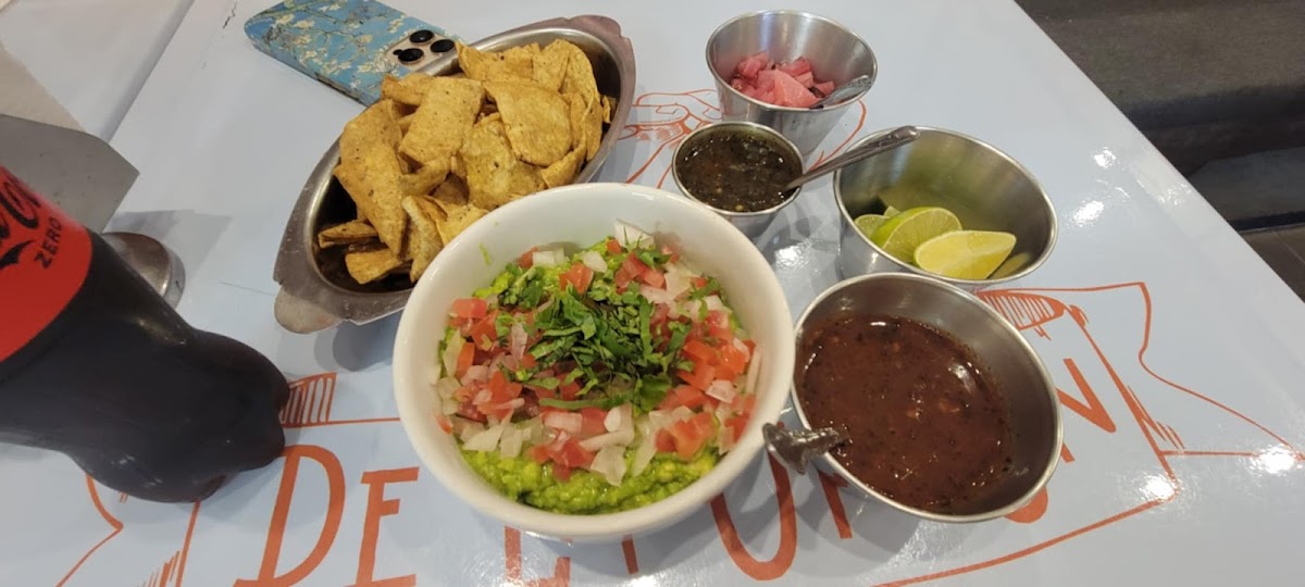 Taquería De La Unión - Photo 3