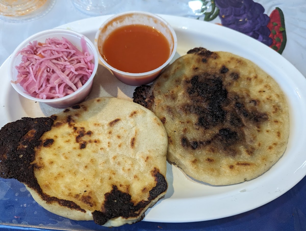 Pupuseria el Guanako