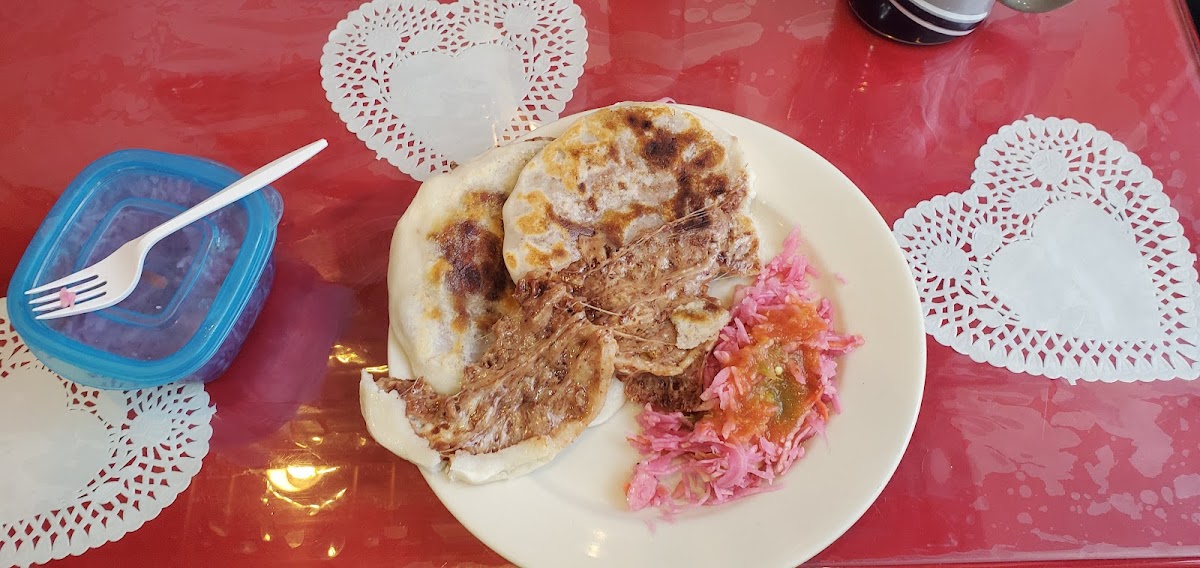 Pupuseria el Guanako - Photo 1