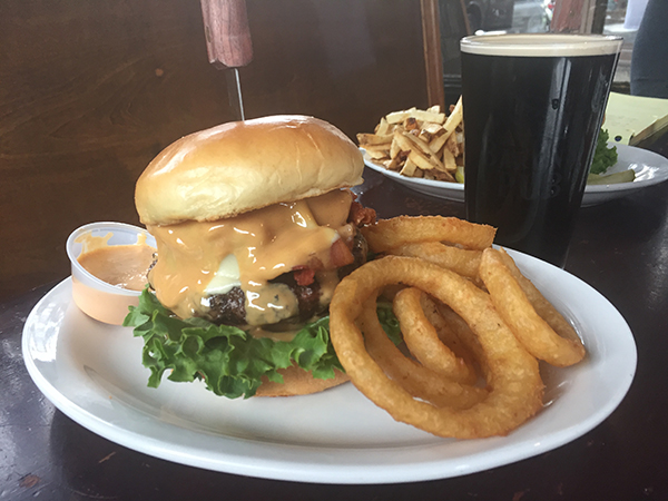 Baron's Pub - Photo 3