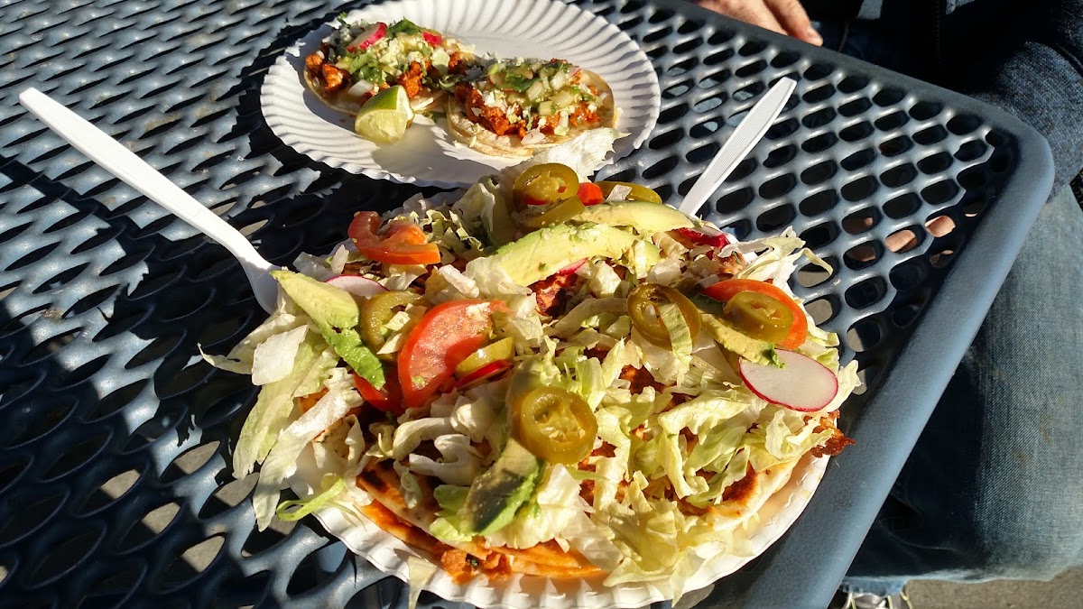 Taqueria La Esperanza - Photo 9