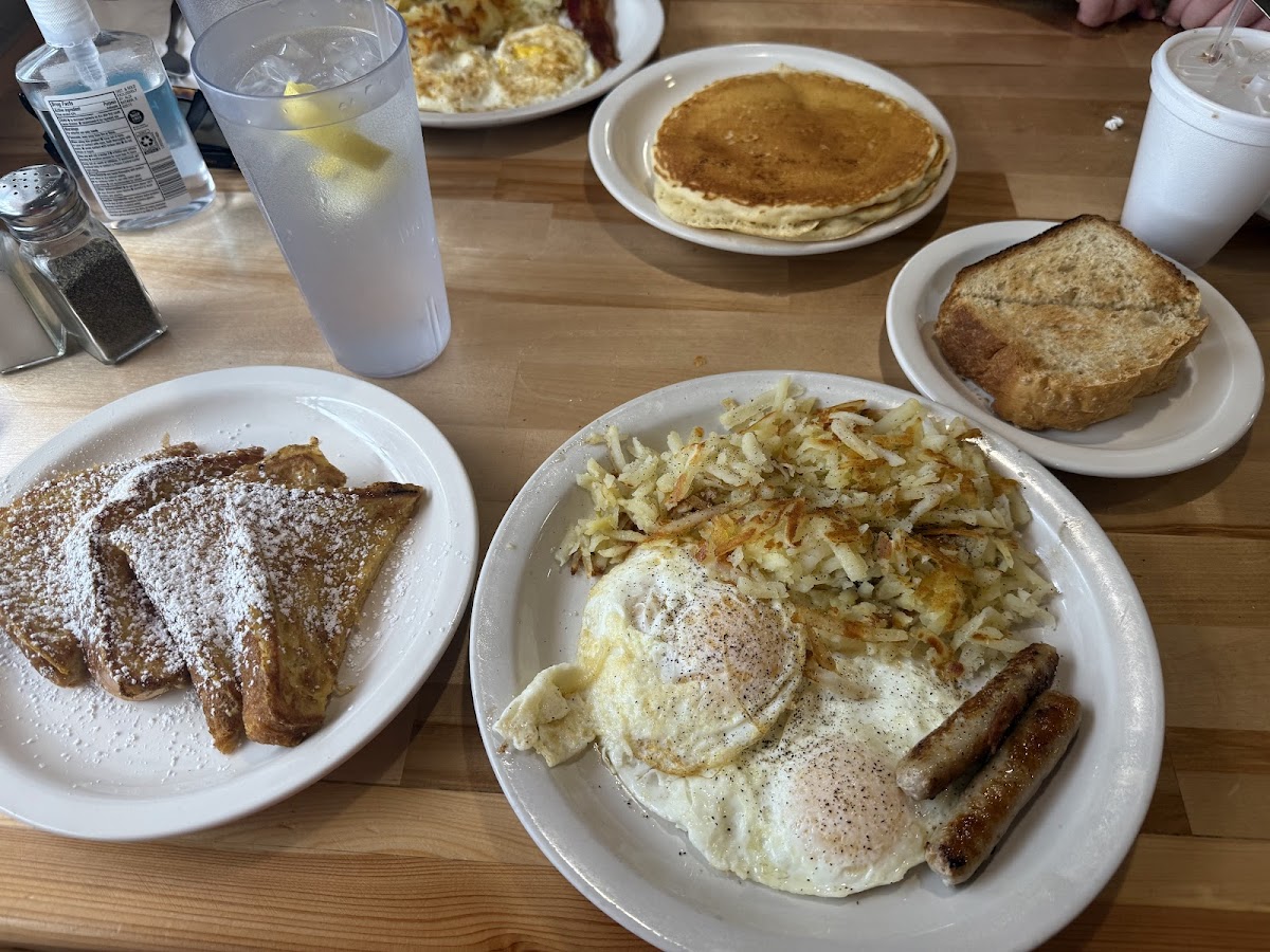 Luis's Garden Grill - Photo 2