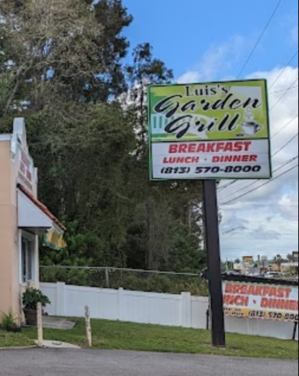 Luis's Garden Grill - Photo 6