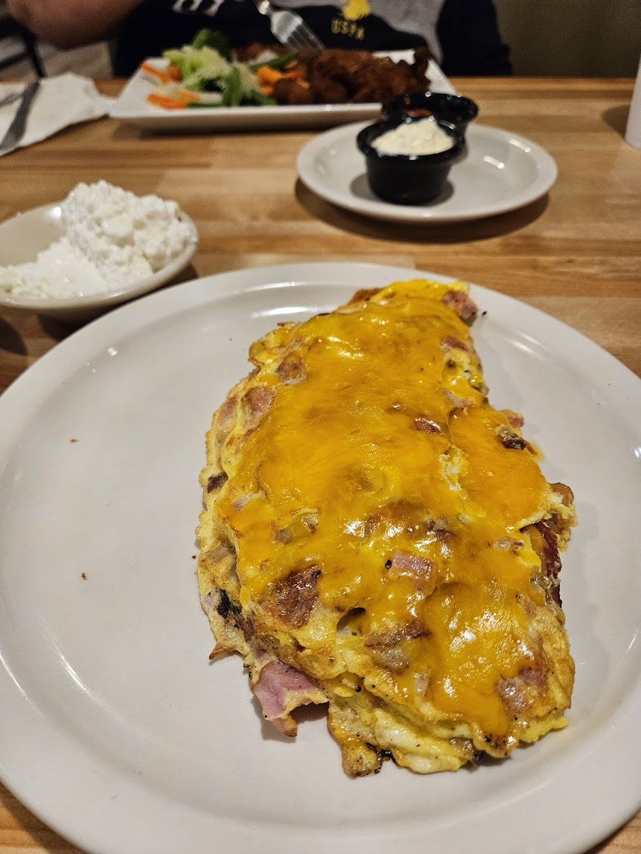 Luis's Garden Grill - Photo 7