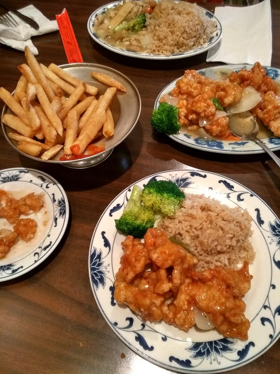 Bamboo Gardens Chinese Restaurant - Photo 4