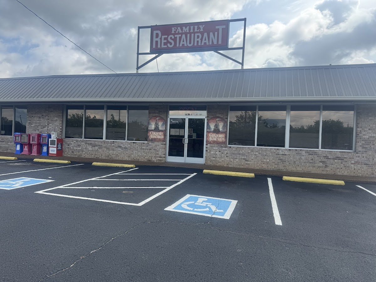 Country Junction Restaurant - Photo 2