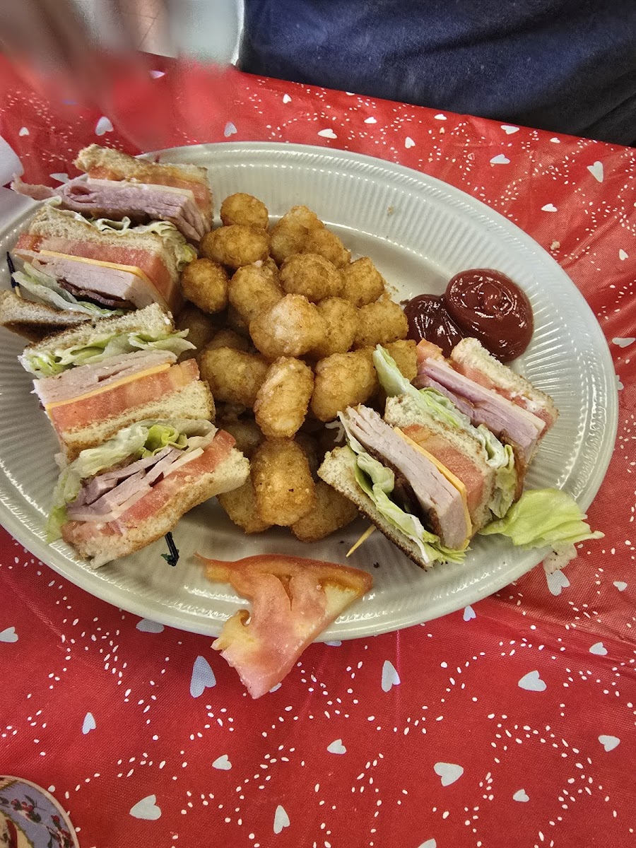 Country Junction Restaurant - Photo 7