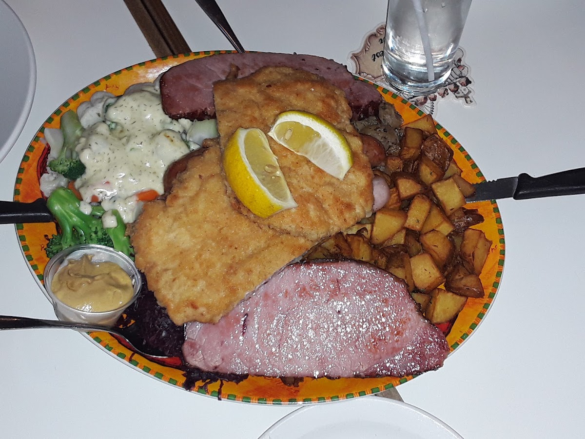 Sauter's Inn Restaurant - Photo 7