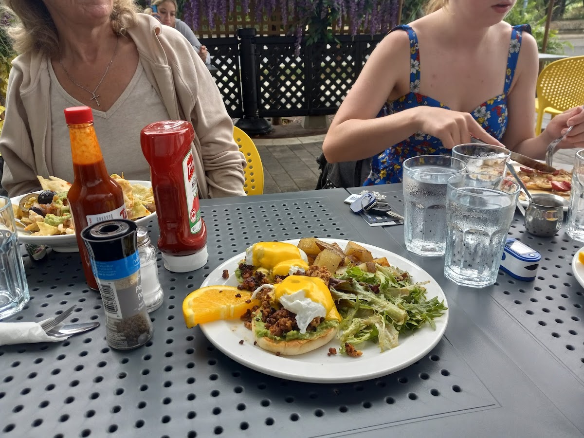 Huevos Gourmet - Photo 2