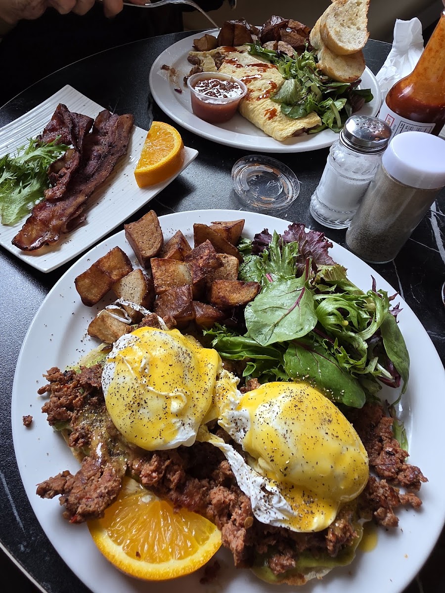Huevos Gourmet - Photo 3