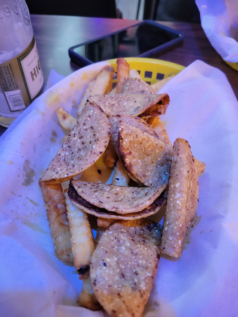 Chubby's Bar & Grill - Photo 9