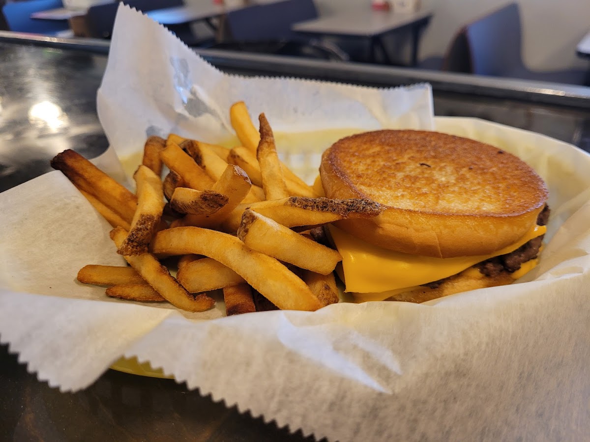 Chubby's Bar & Grill - Photo 1