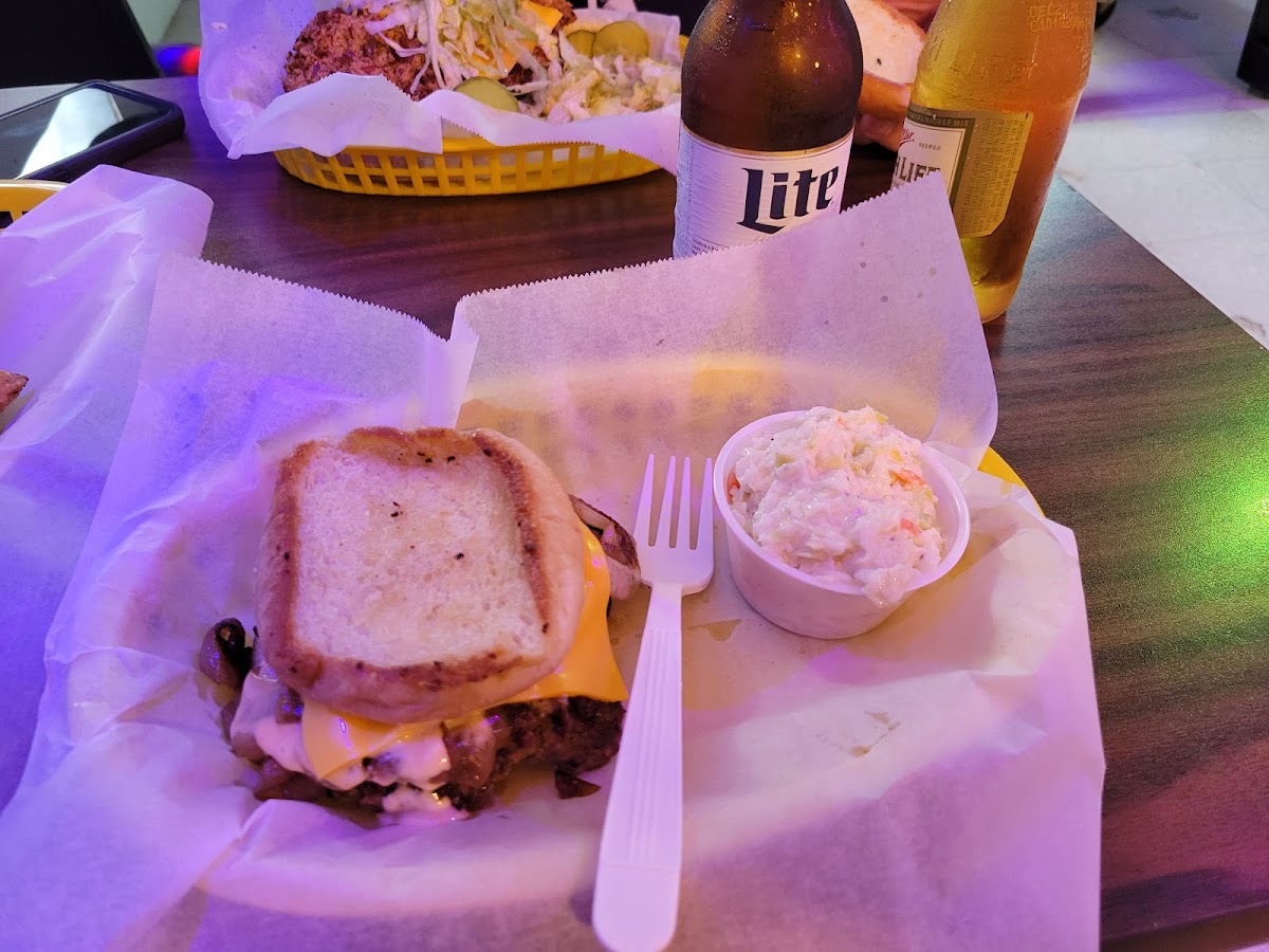 Chubby's Bar & Grill - Photo 4