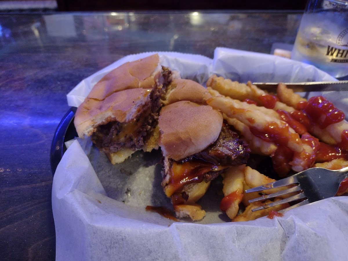 Chubby's Bar & Grill - Photo 7
