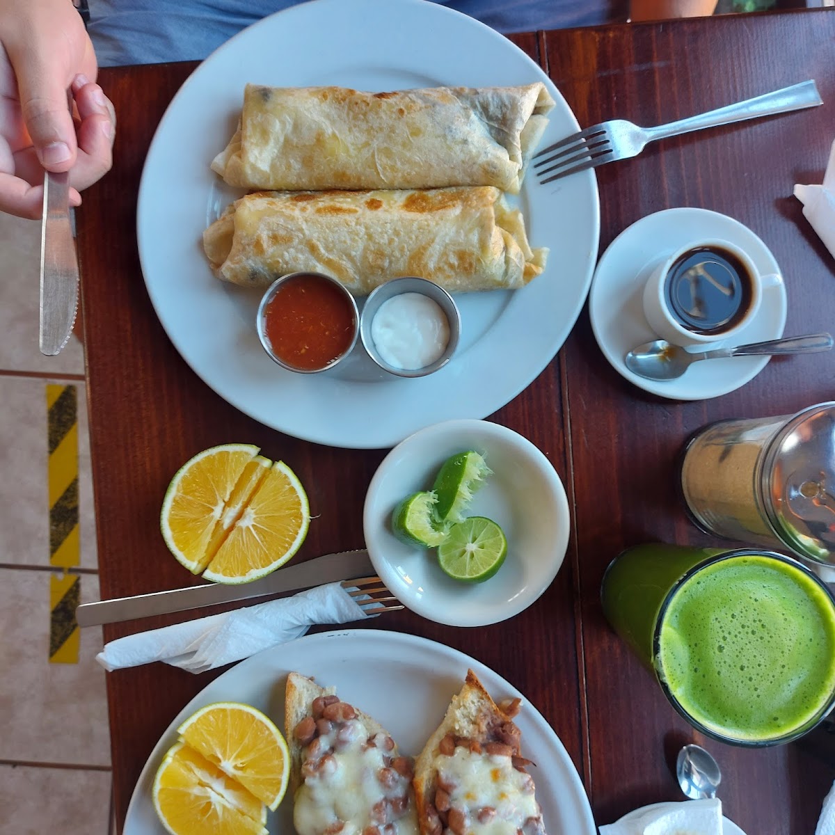 Cafe Media Naranja - Photo 5