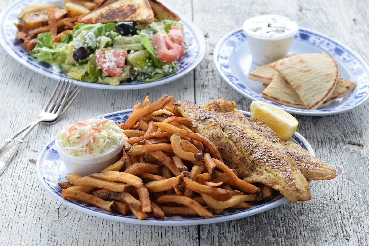 Gimli Beach Boy Restaurant - Photo 1