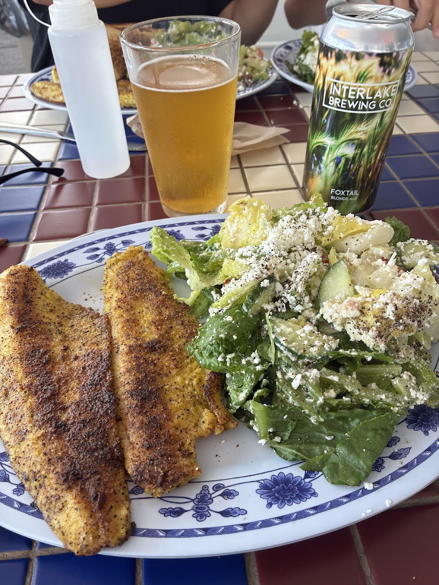 Gimli Beach Boy Restaurant - Photo 2