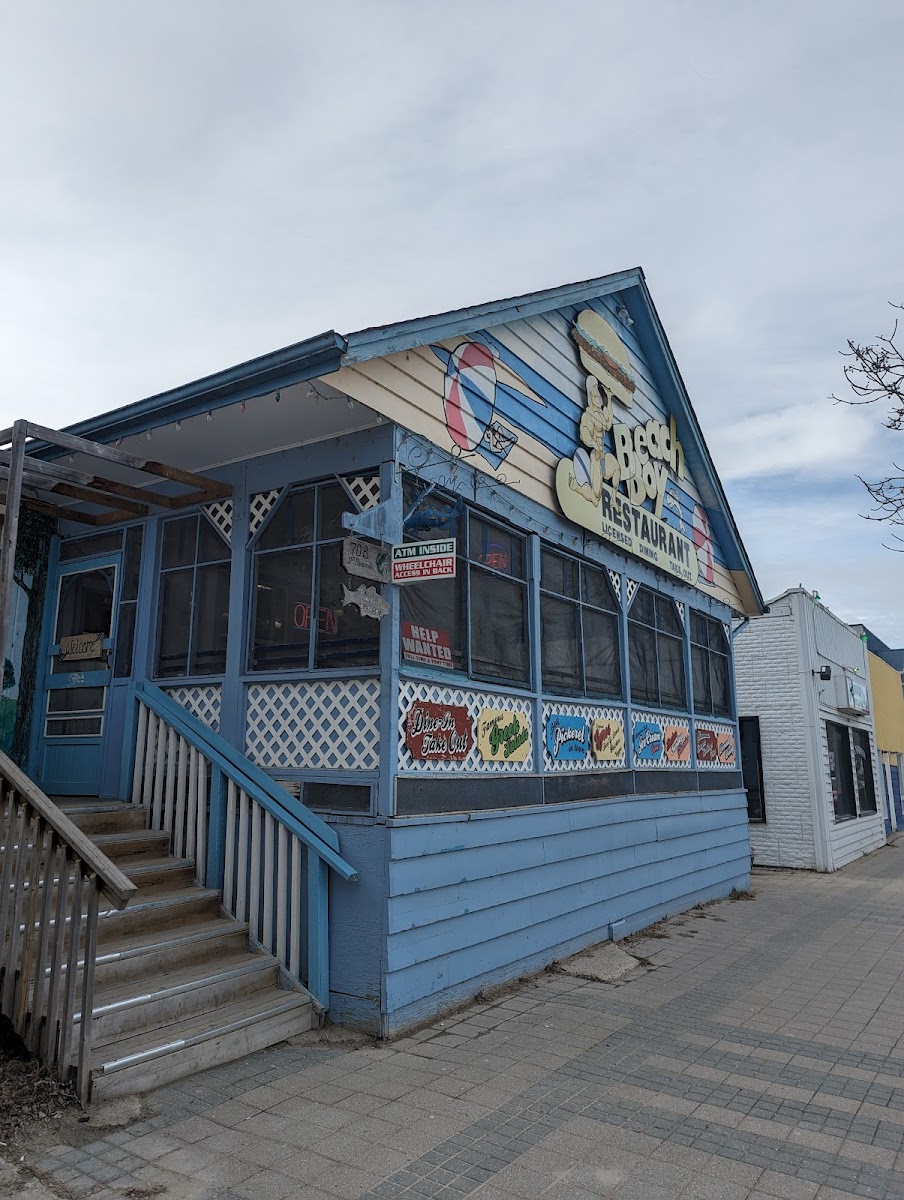 Gimli Beach Boy Restaurant - Photo 3