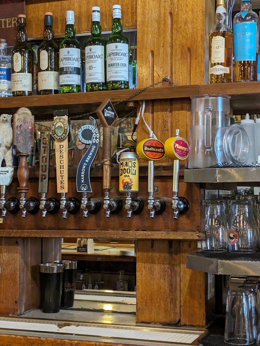 Fred's Rivertown Alehouse - Photo 3