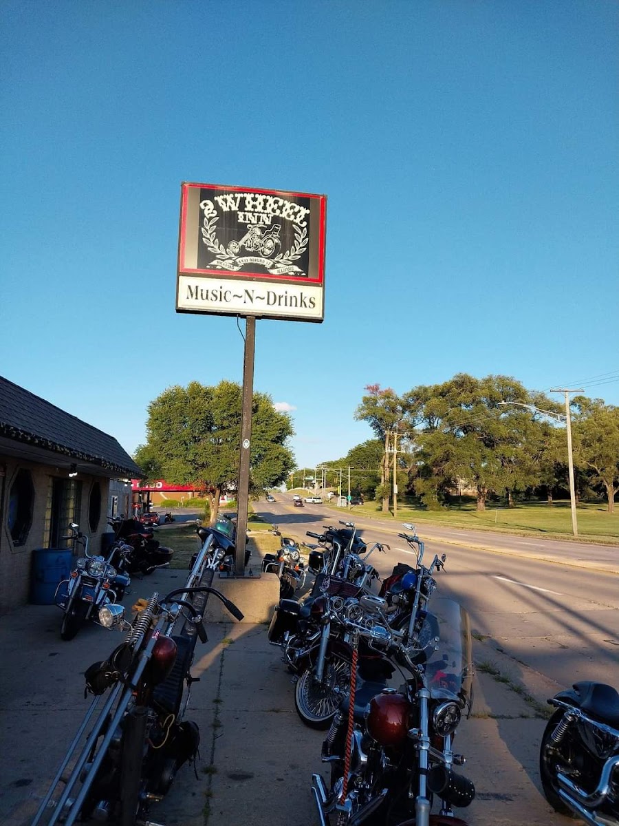 2 Wheel Inn - Photo 2