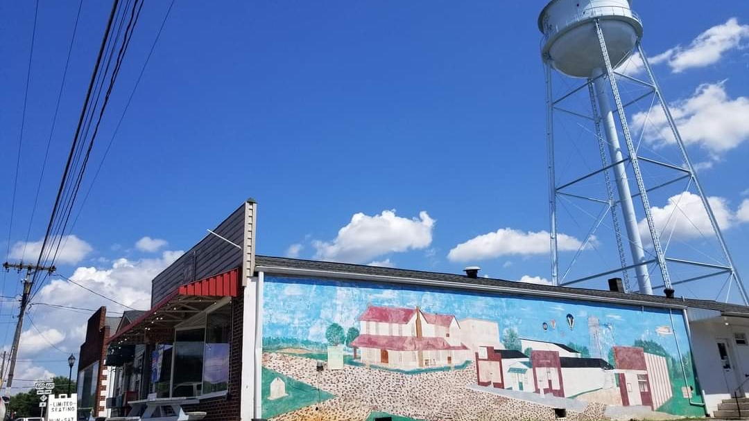 Boonville Restaurant - Photo 2