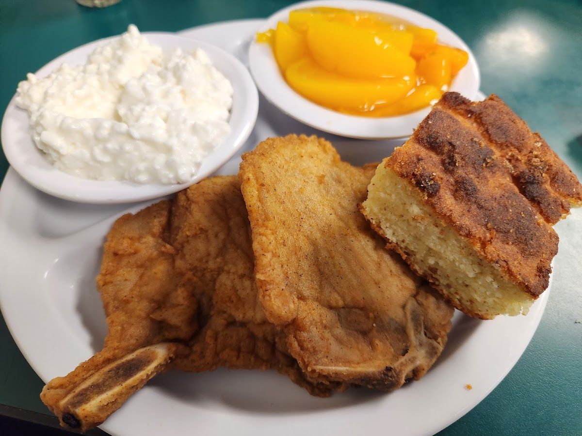 Boonville Restaurant - Photo 5