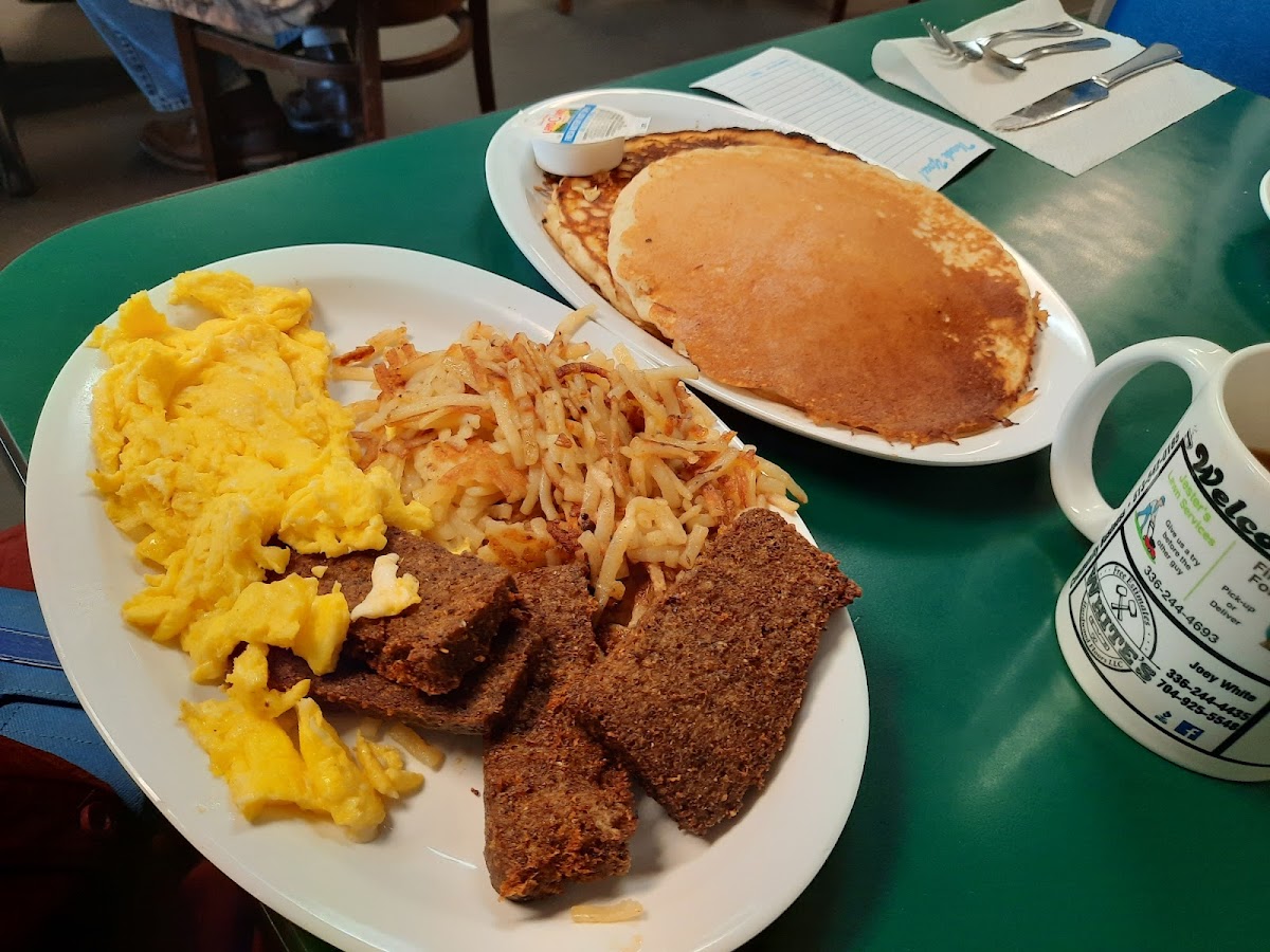 Boonville Restaurant - Photo 6