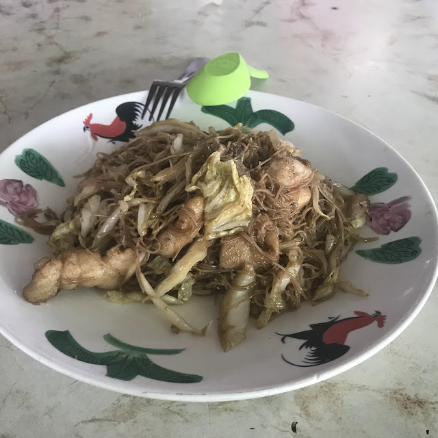 Dry Fried Meehoon with Fish Meat