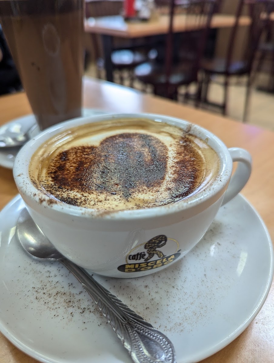 Early's Cafe & Bistro - Photo 2