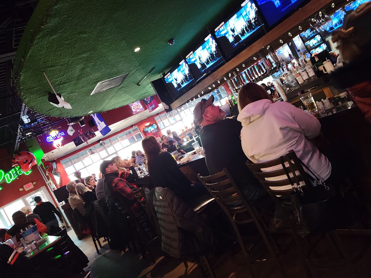 Putters Sports Grill - Maineville - Photo 2