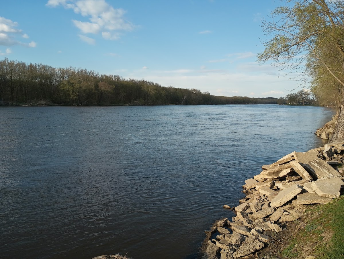 River's Edge Inn - Photo 3