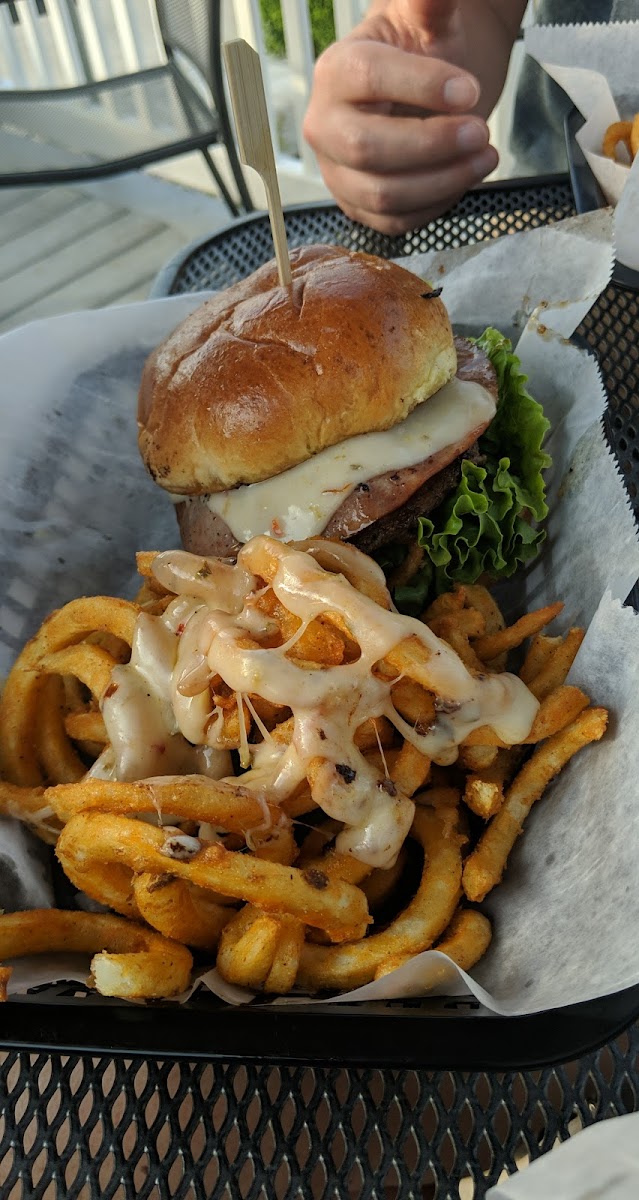 Thirsty’s Burgers - Photo 8