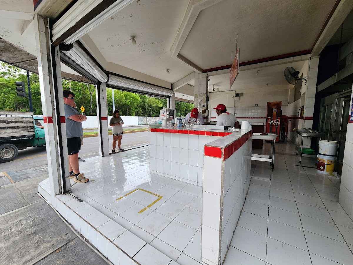 Rosticeria El Pechugon - Photo 3