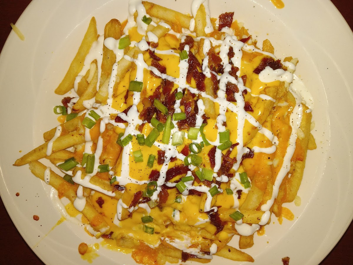 Crickets Bar & Grill - Photo 1