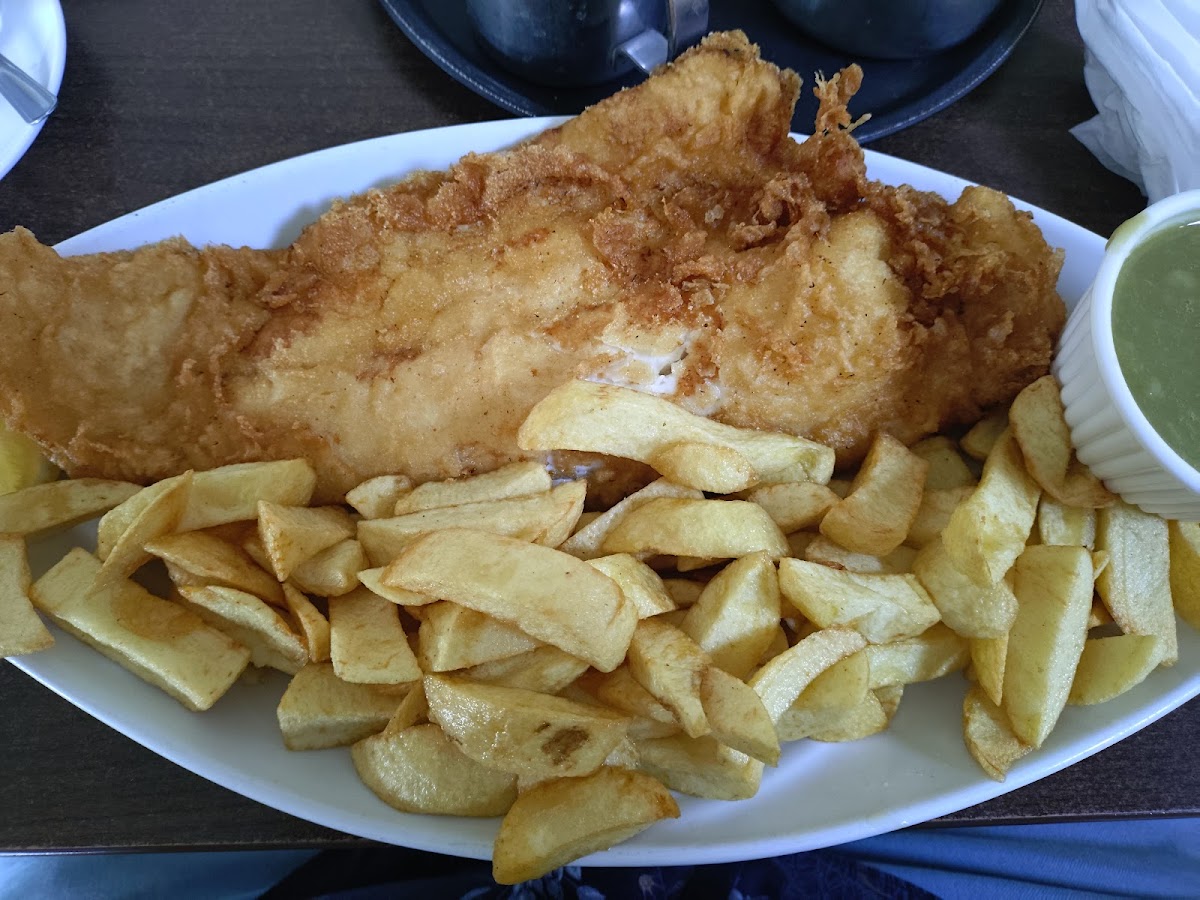 Battyes Fish & Chips - Photo 1