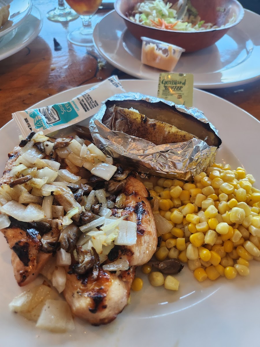 Lois’s Driftwood Inn - Photo 3