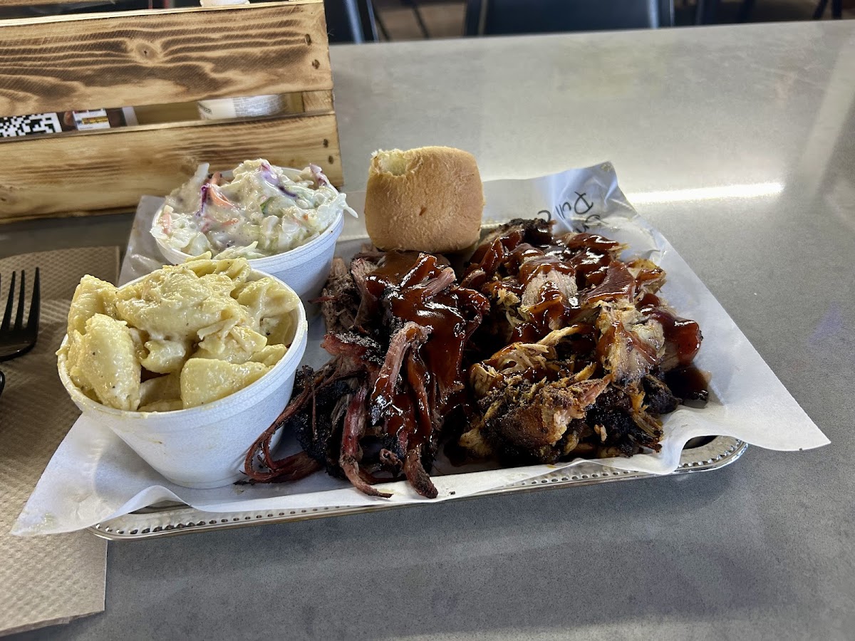 Hungry Al's BBQ - Photo 3