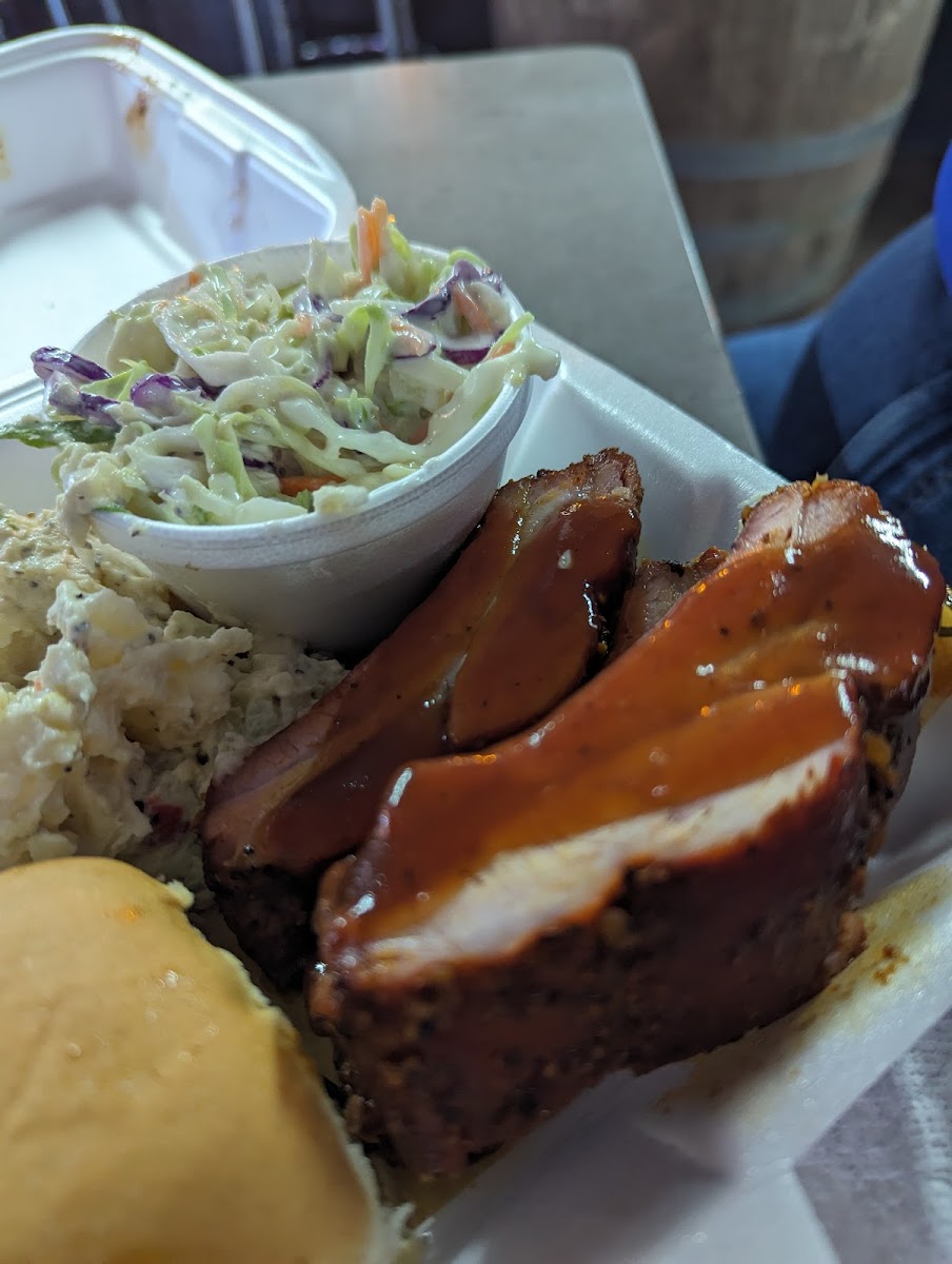 Hungry Al's BBQ - Photo 6