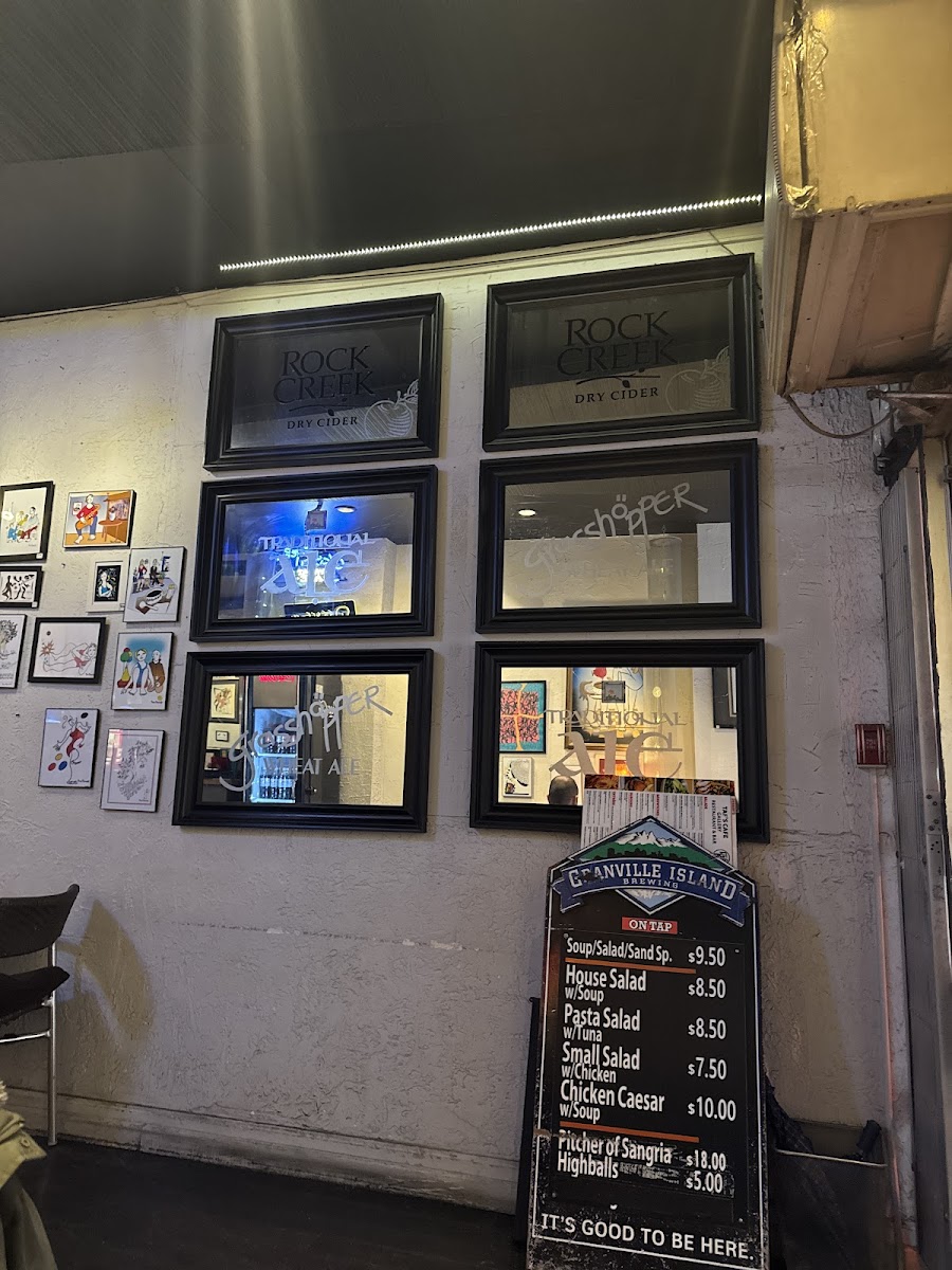 Taf's Cafe - Photo 2