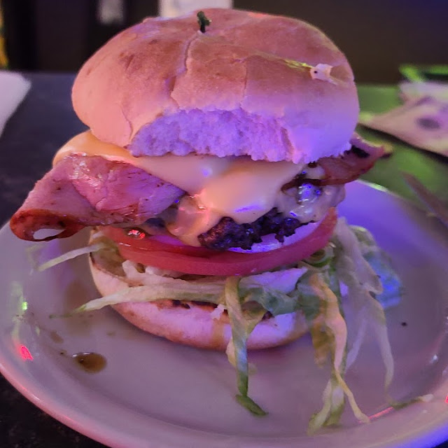 Harvey's Special Burger