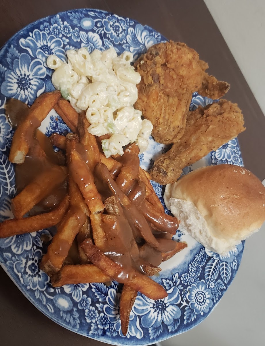 Candy's Fried Chicken - Photo 7