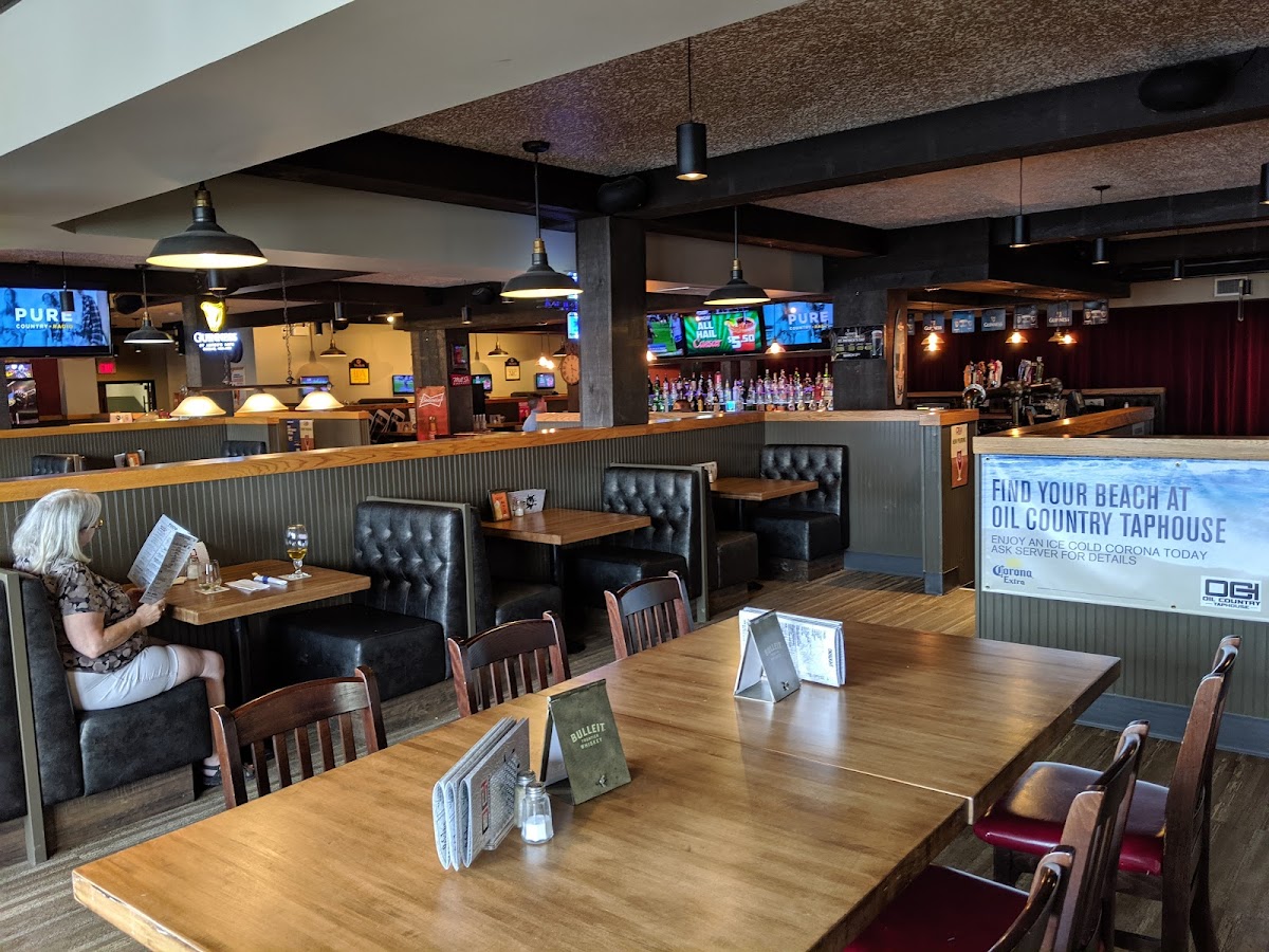 Oil Country Taphouse - Photo 3