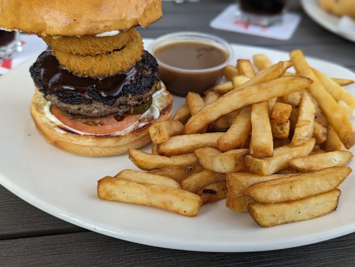 Oil Country Taphouse - Photo 8