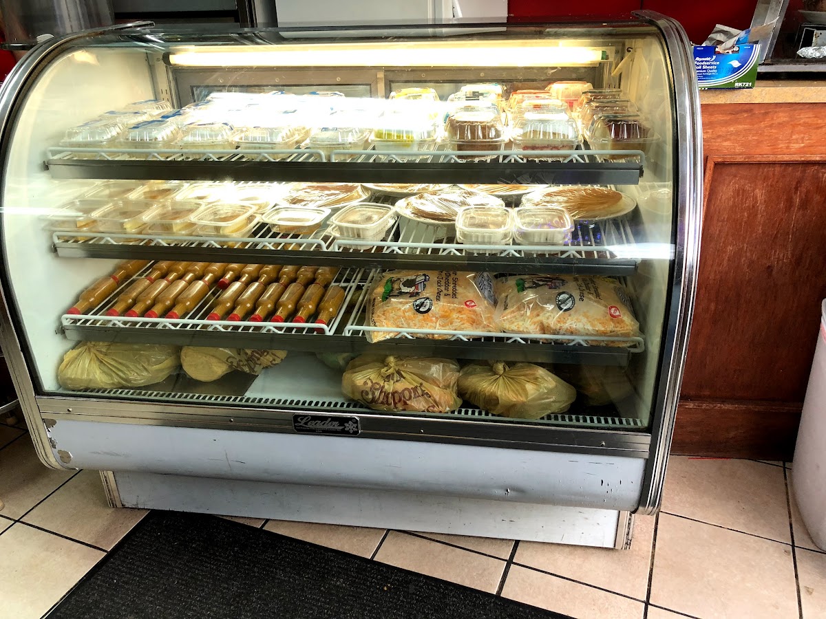 Quisqueya Luncheonette - Photo 2