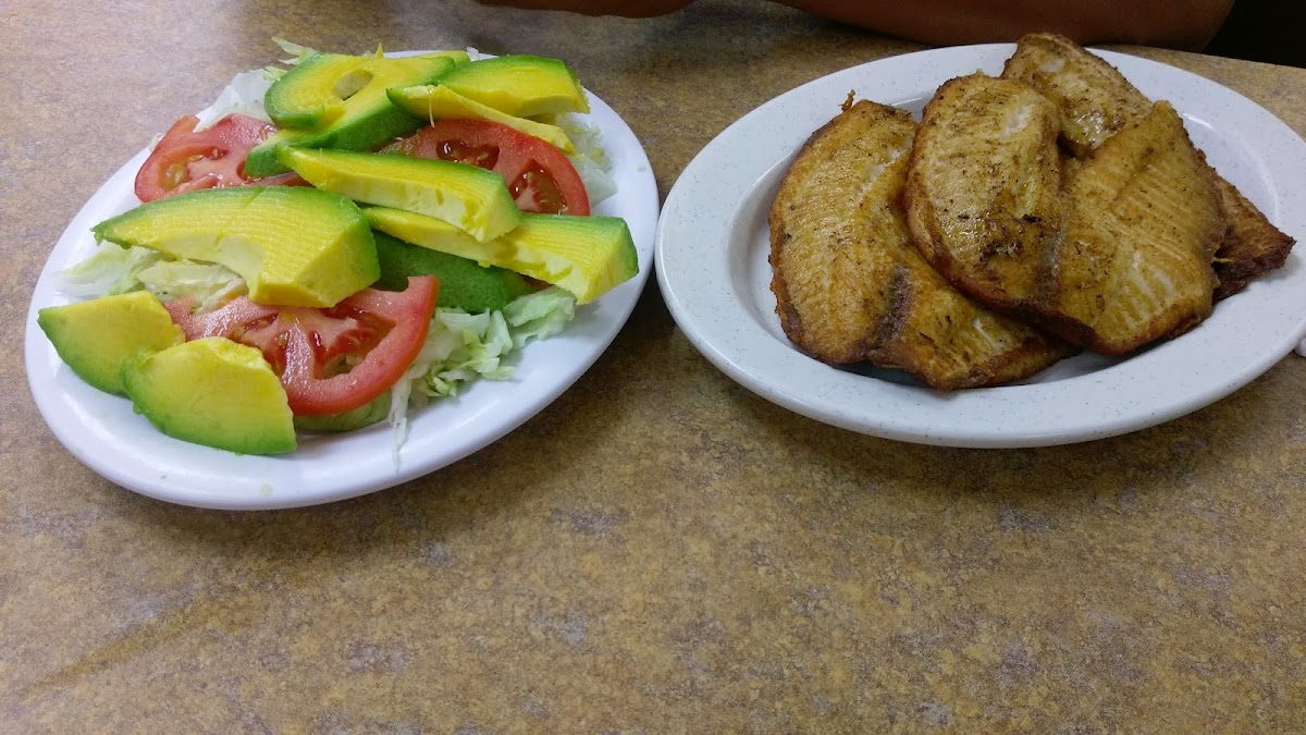 Quisqueya Luncheonette - Photo 4