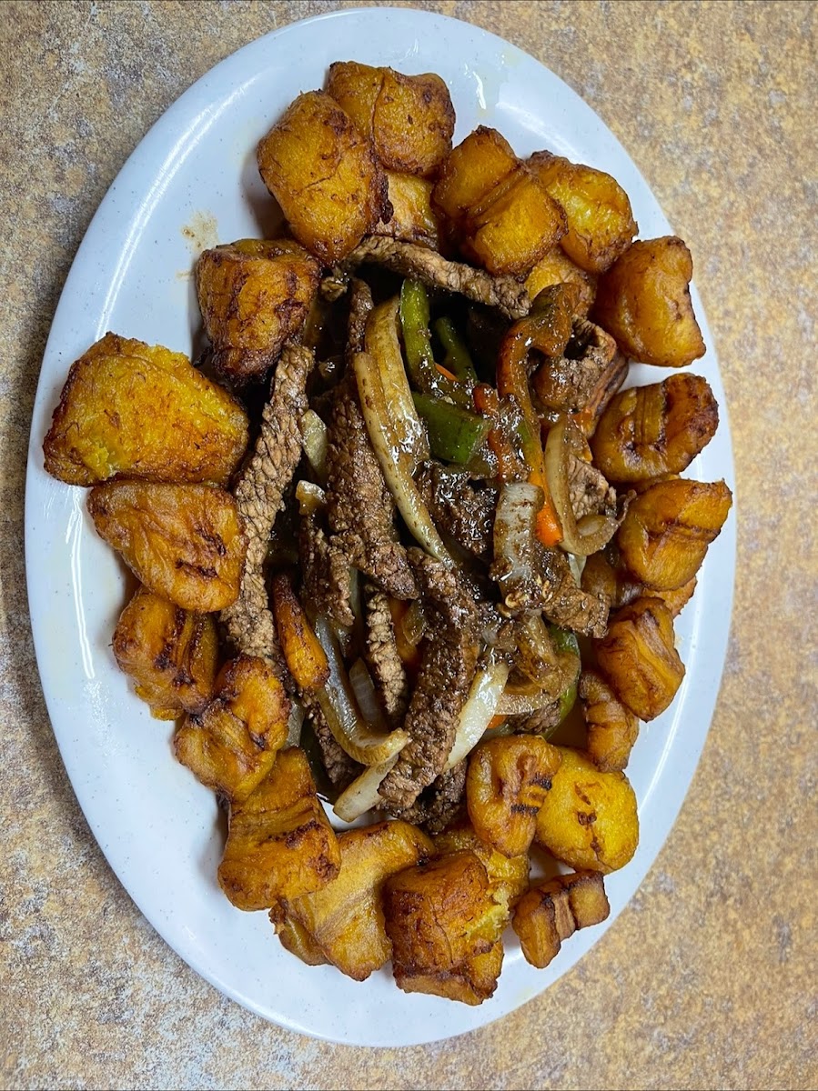Quisqueya Luncheonette - Photo 6